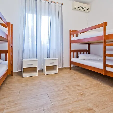 Hostel Luka's & *