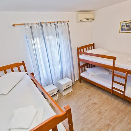 Hostel Luka's & Hvar Town
