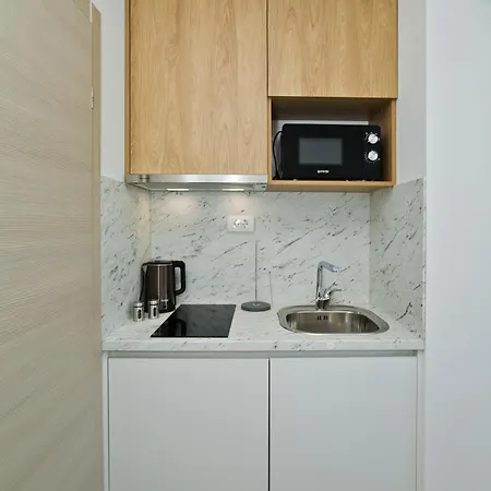 旅馆 Luka's & *