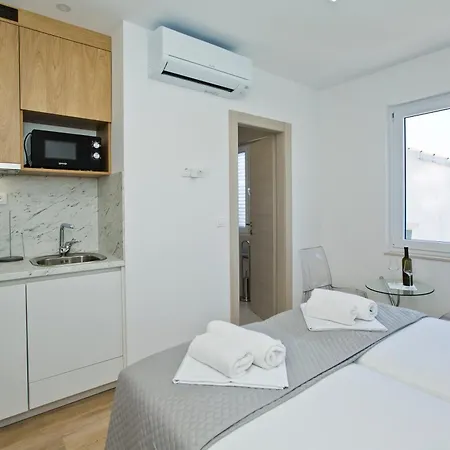 Hostel Luka's &