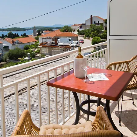 Luka's & Hostel