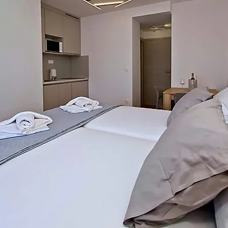 Albergue Luka's & *