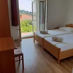 Luka's & Hostel *