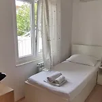 Luka's & Hostel