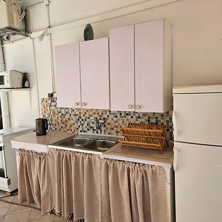 Luka's & بيت شباب *